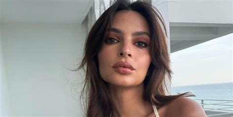 Emily Ratajkowski shares new naked selfie on Instagram Stories